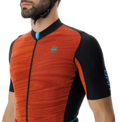 UYN MAN ALLROAD AEROFIT OW SHIRT PASSION ORANGE 22 8 UYN MAN ALLROAD AEROFIT OW SHIRT PASSION ORANGE 22 -L'art de l'équipement du cyclisme. 9 106141 man allroad aerofit ow shirt passion orange o102299 o263 04