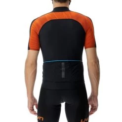 UYN MAN ALLROAD AEROFIT OW SHIRT PASSION ORANGE 22 9 UYN MAN ALLROAD AEROFIT OW SHIRT PASSION ORANGE 22 -L'art de l'équipement du cyclisme. 9 106141 man allroad aerofit ow shirt passion orange o102299 o263 05