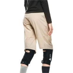 DAINESE HGL SHORTS WMN SAND 22 8 DAINESE HGL SHORTS WMN SAND 22 -L'art de l'équipement du cyclisme. 9 107697 hgl shorts wmn sand 203769494 018 04