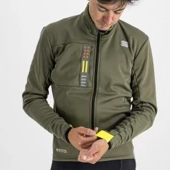 SPORTFUL SUPER JACKET BEETLE 22 10 SPORTFUL SUPER JACKET BEETLE 22 -L'art de l'équipement du cyclisme. 9 107720 super jacket beetle 1120511 305 05