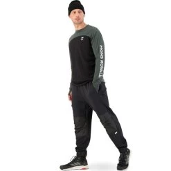 MONS ROYALE M YOTEI LS HORIZ WORD ROSIN/BLACK 23 9 MONS ROYALE M YOTEI LS HORIZ WORD ROSIN/BLACK 23 -L'art de l'équipement du cyclisme. 9 113932 m yotei ls horiz word rosin black 100072 1166 267 05