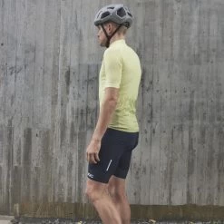 POC M'S ESSENTIAL ROAD LOGO JERSEY LEMON CALCITE 22 11 POC M'S ESSENTIAL ROAD LOGO JERSEY LEMON CALCITE 22 -L'art de l'équipement du cyclisme. 9 116585 58135 1327 06