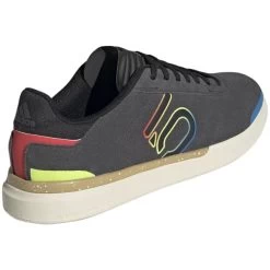 FIVE TEN SLEUTH DLX CARBON BLACK/CARBON/WHITE 23 11 FIVE TEN SLEUTH DLX CARBON BLACK/CARBON/WHITE 23 -L'art de l'équipement du cyclisme. 9 123745 gy5127 06