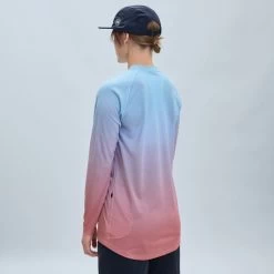 POC W'S ESSENTIAL MTB LITE LS JERSEY GRADIENT ROCK SALT 23 -L'art de l'équipement du cyclisme. 9 125824 52880 8601 05