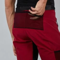 SPORTFUL SUPERGIARA OVERSHORT SHORT RED RUMBA 21 -L'art de l'équipement du cyclisme. 9 88333 1120507 622 05