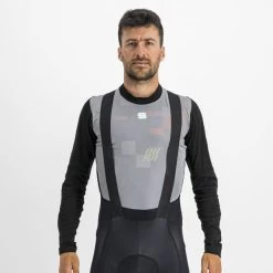 SPORTFUL FIANDRE THERMAL LAYER TEE LS BLACK 22 9 SPORTFUL FIANDRE THERMAL LAYER TEE LS BLACK 22 -L'art de l'équipement du cyclisme. 9 96632 fiandre th layer ls black 1120560 002 04